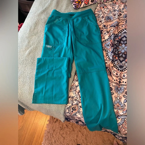 Cherokee Scrub Set - Picture 5 of 8